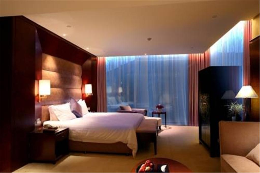Howard Johnson Plaza Lingang Shanghai Nanhui Exterior photo